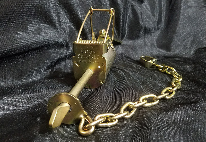http://www.trapsusa.com/images/trap-gallery/coon-shackle-side.jpg